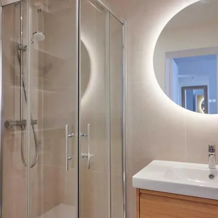Modern 1br 2p - Abbesses Paris
